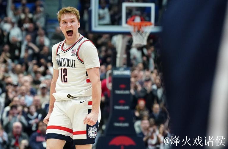 卡姆-斯潘塞近两战投篮精准:19中15、三分16中13 卡姆-斯潘塞近两战投篮精准:19中15、三分16中13